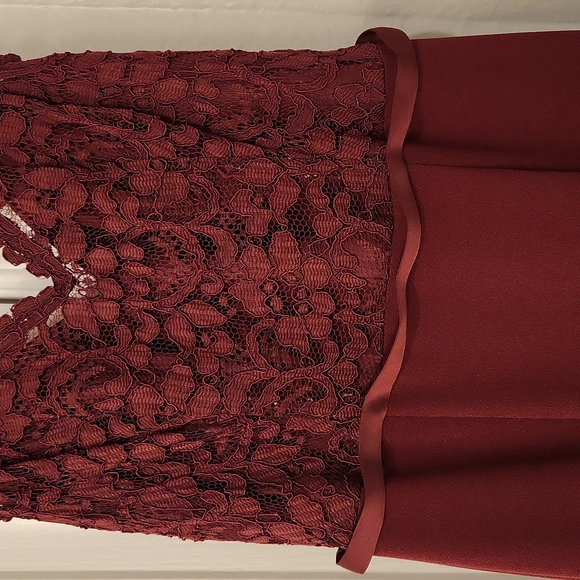 Maroon - Picture 4 of 5